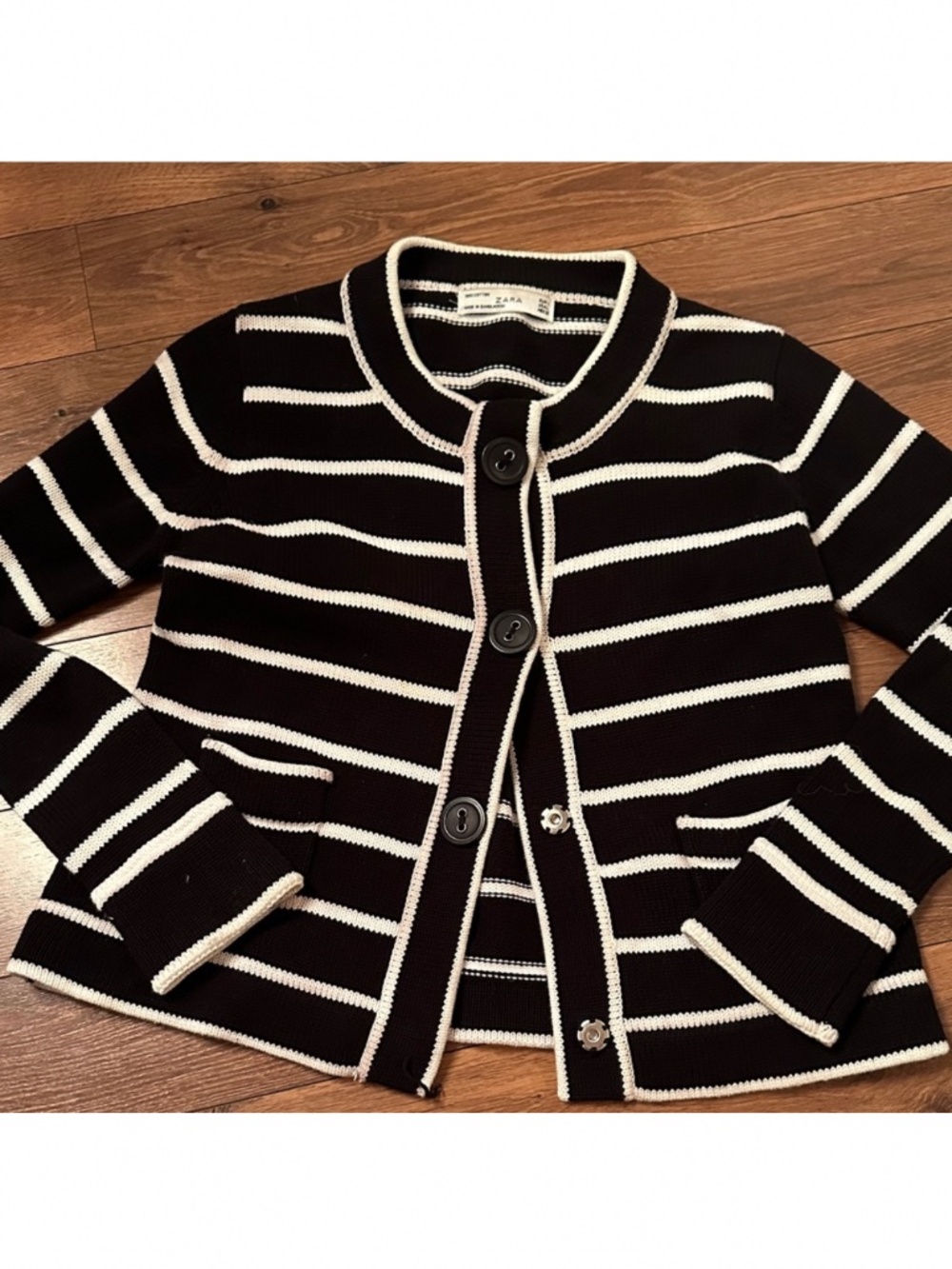 Zara Woman Knit Short Cardigan with Pockets.
